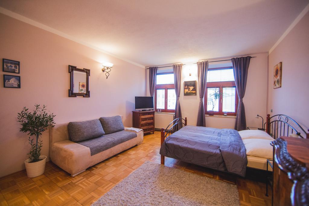 Penzion U Papousku Jindrichuv Hradec Exterior photo